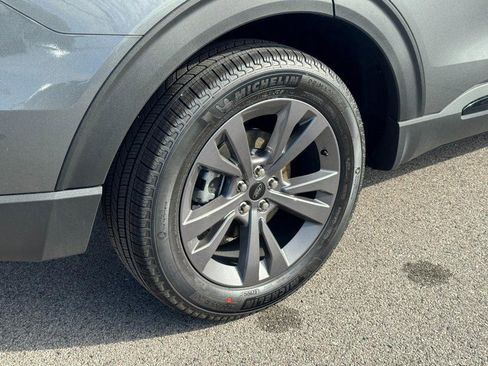 New 2026 Ford Explorer Active w/ Active Comfort Package image 4