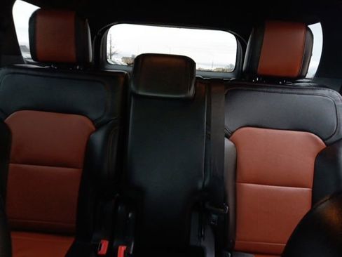 Used 2019 Ford Explorer XLT w/ Equipment Group 202A image 28