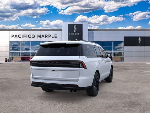 New 2026 Lincoln Navigator Reserve w/ Jet Appearance Package AWD/4WD image 8