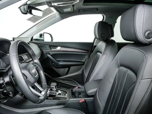 Used 2023 Audi Q5 2.0T Premium w/ Convenience Package image 5