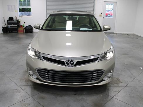 Used 2014 Toyota Avalon Limited FWD image 3