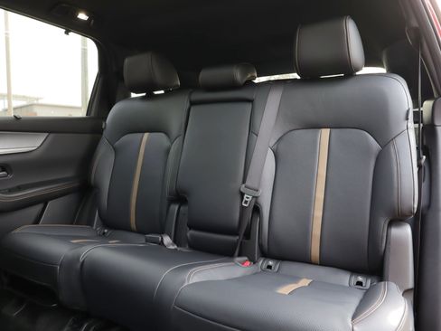 Certified 2025 MAZDA CX-70 3.3 Turbo w/ Premium Plus Pkg image 9