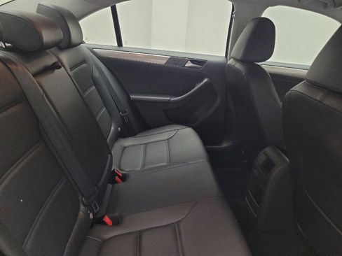 Used 2017 Volkswagen Jetta SE FWD image 19