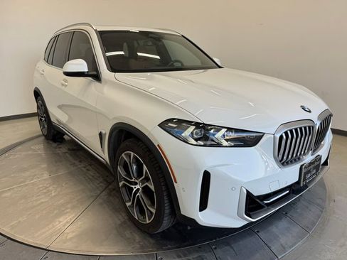 Used 2024 BMW X5 xDrive40i w/ Premium Package image 1