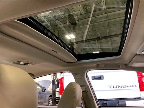 Used 2017 Subaru Legacy 2.5i Limited image 13