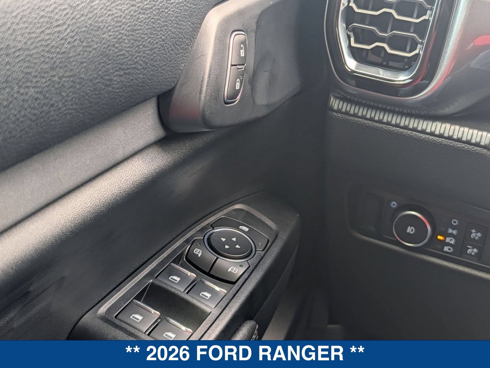 New 2026 Ford Ranger XLT w/ Black Appearance Package RWD image 39
