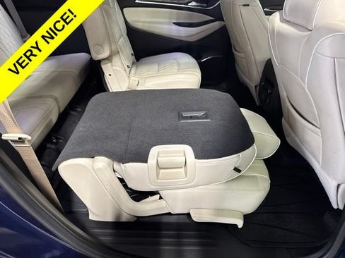 Used 2022 Buick Enclave Avenir w/ Avenir Technology Package AWD/4WD image 38