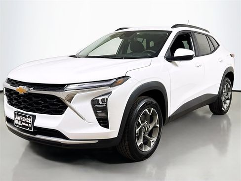 New 2026 Chevrolet Trax LT w/ Driver Confidence Package image 1