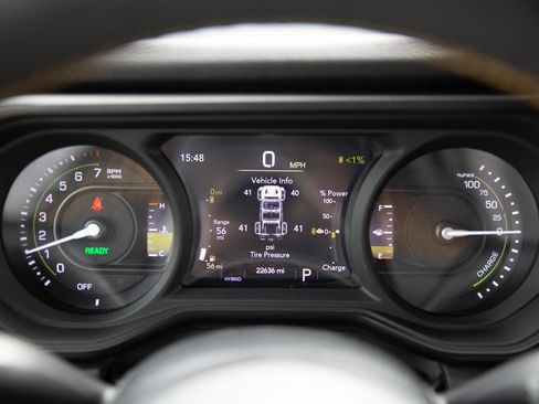 Used 2024 Jeep Wrangler Unlimited AWD/4WD image 12