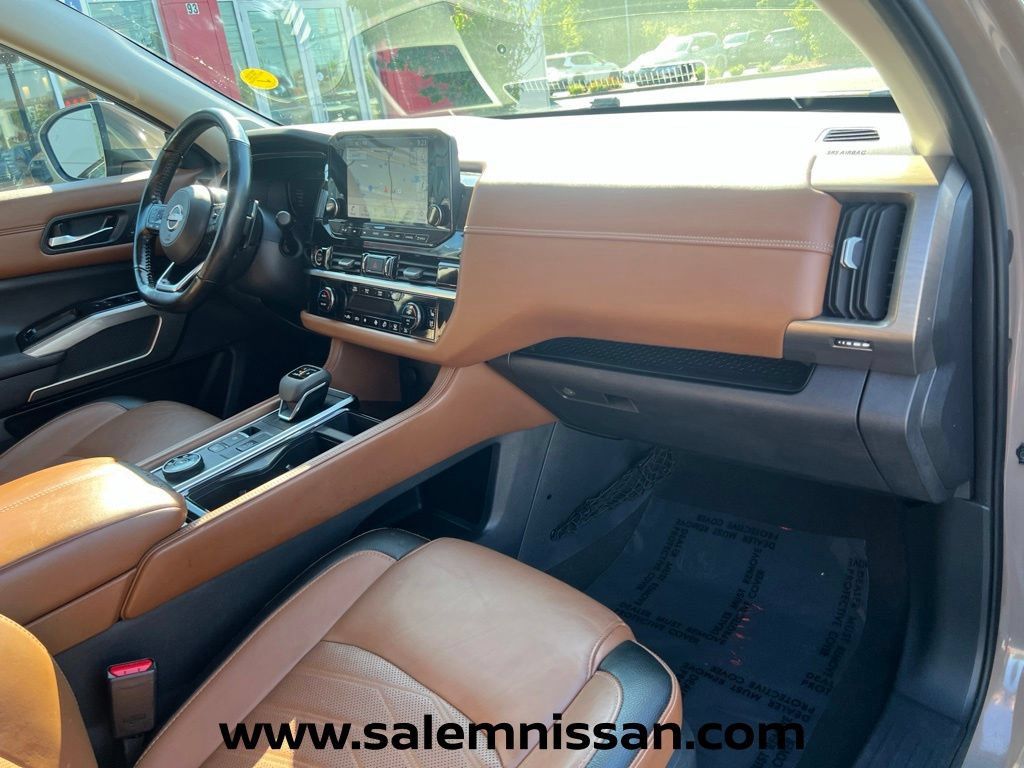 Used 2023 Nissan Pathfinder Platinum AWD/4WD image 27