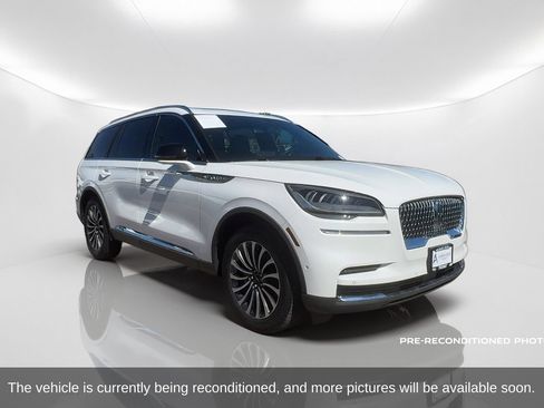 Used 2024 Lincoln Aviator Reserve w/ Equipment Group 201A RWD image 3