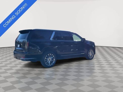 Used 2021 Cadillac Escalade ESV Premium Luxury AWD/4WD image 8