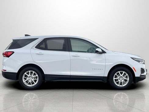 Used 2024 Chevrolet Equinox LT image 3