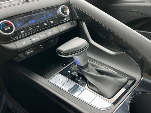 Used 2025 Hyundai Elantra SEL image 42