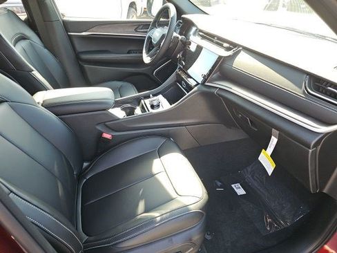 New 2026 Jeep Grand Cherokee L Limited w/ Limited Altitude Package AWD/4WD image 11