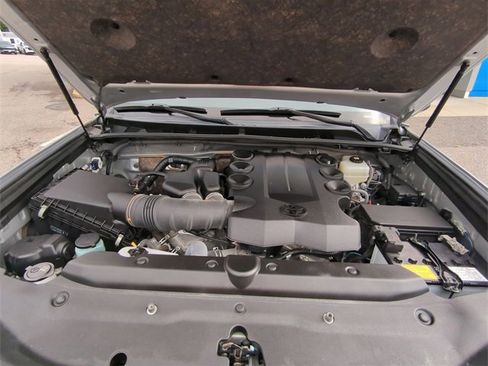 Used 2020 Toyota 4Runner SR5 image 28