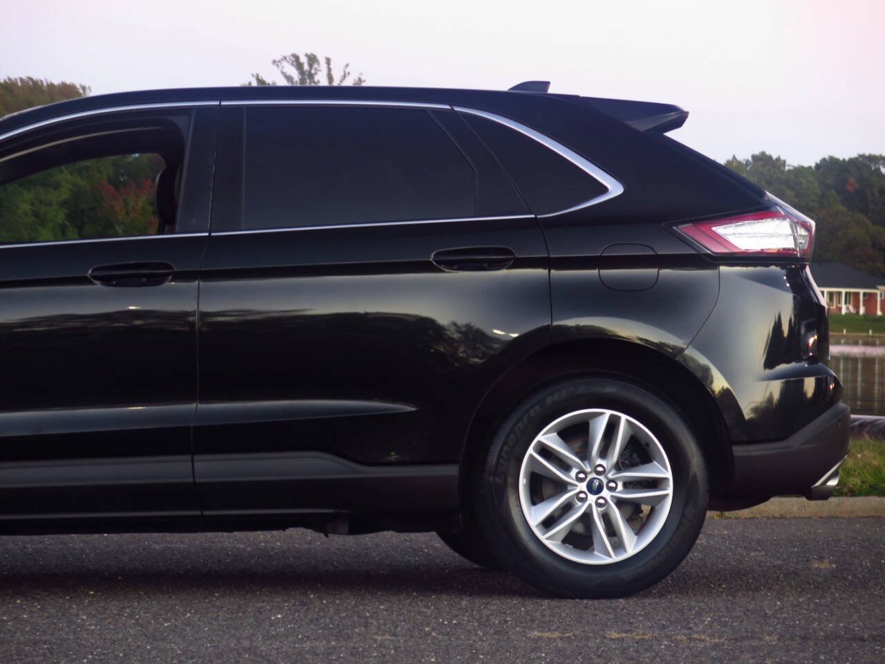 Used 2015 Ford Edge SEL w/ Equipment Group 201A AWD/4WD image 28