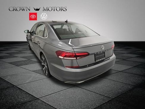 Used 2020 Volkswagen Passat 2.0T SEL FWD image 4