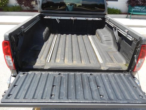 Used 2009 Nissan Frontier SE w/ SE Value Truck Pkg AWD/4WD image 42