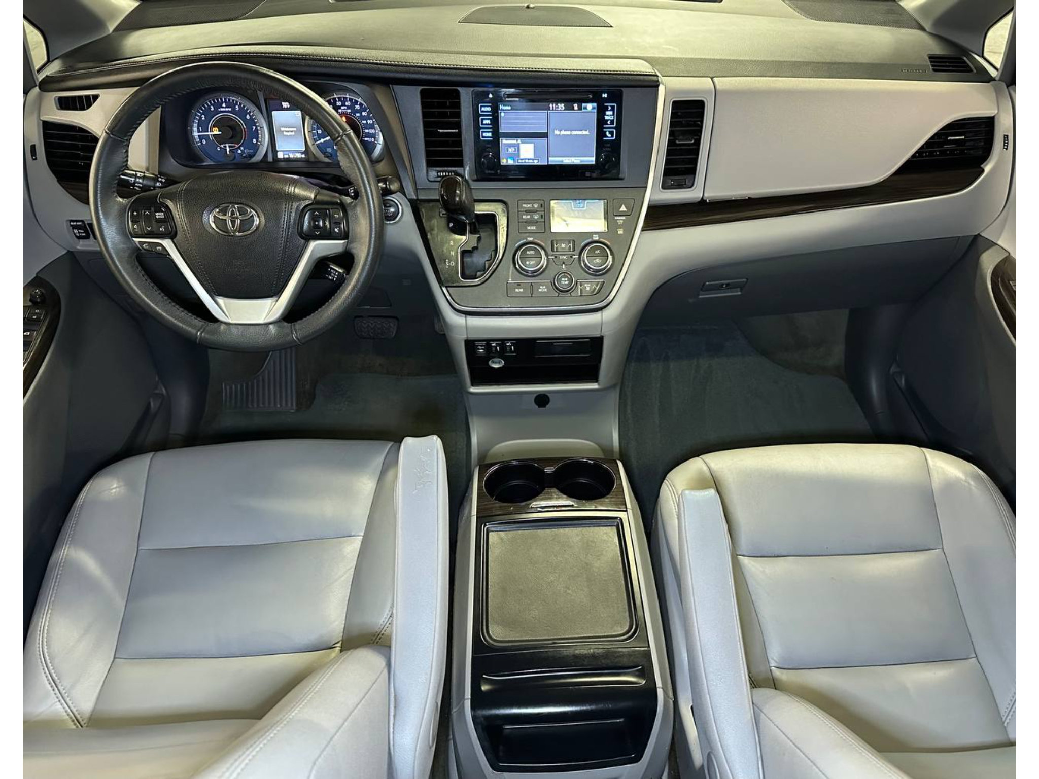 Used 2017 Toyota Sienna XLE w/ XLE Navigation Package FWD image 23