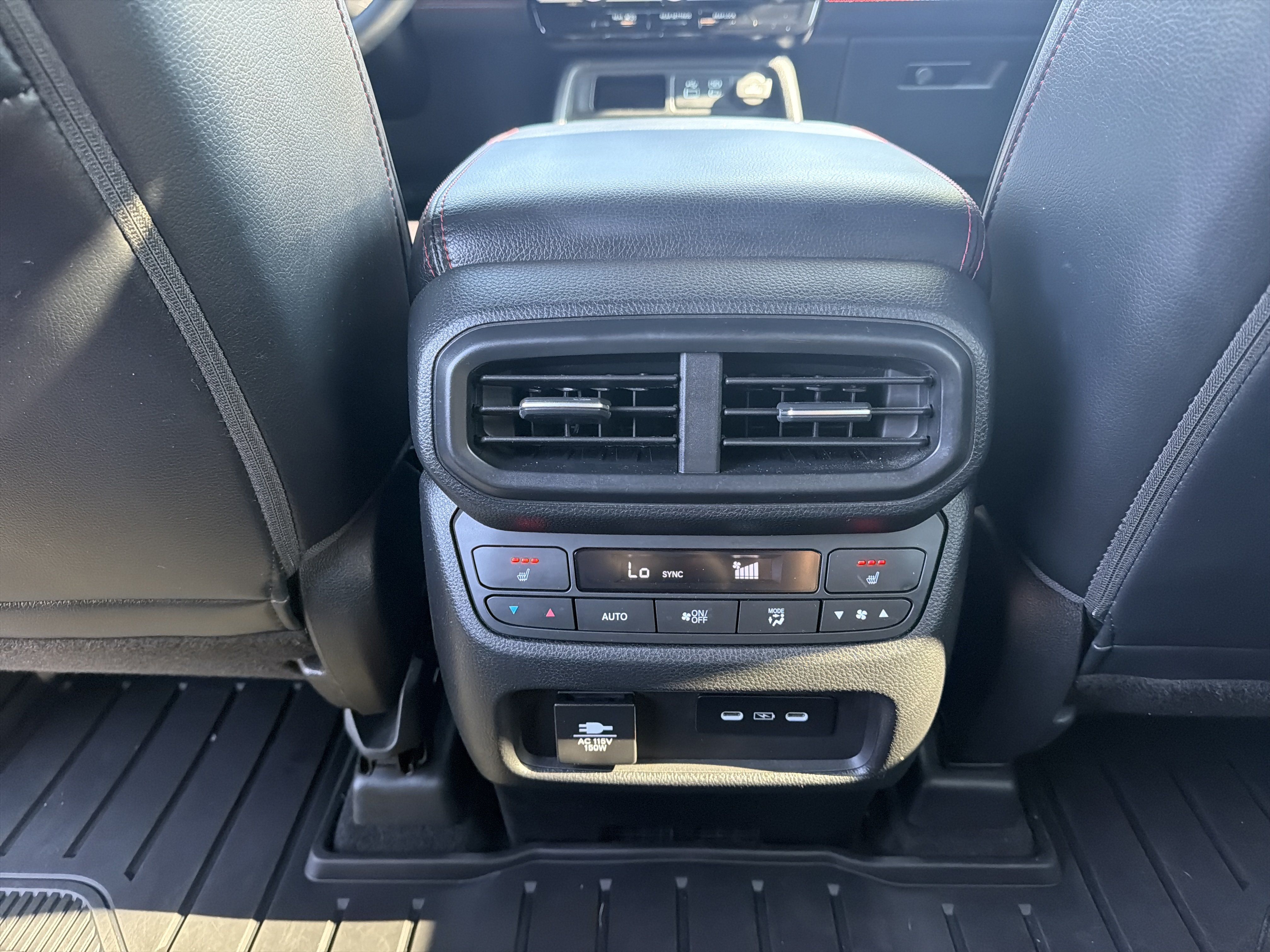 Certified 2025 Honda Pilot Black Edition image 30