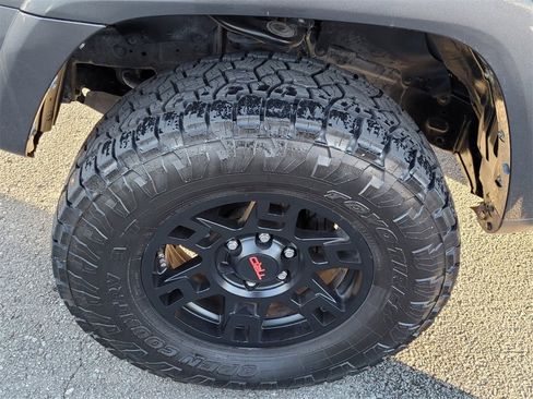 Used 2019 Toyota 4Runner TRD Off-Road Premium image 4