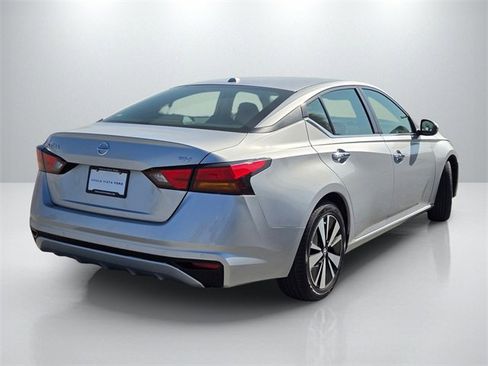 Used 2022 Nissan Altima 2.5 SV image 4
