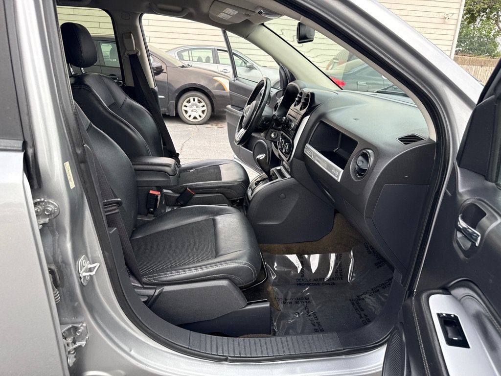 Used 2016 Jeep Compass Latitude AWD/4WD image 12