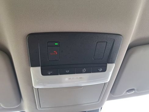 Used 2023 Nissan Rogue SV AWD/4WD image 16