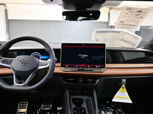New 2026 Volkswagen Tiguan SEL R-Line AWD/4WD image 23