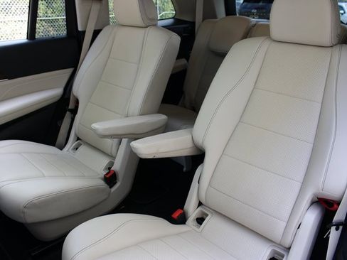 Used 2024 Mercedes-Benz GLS 450 GLS 450 4MATIC image 11