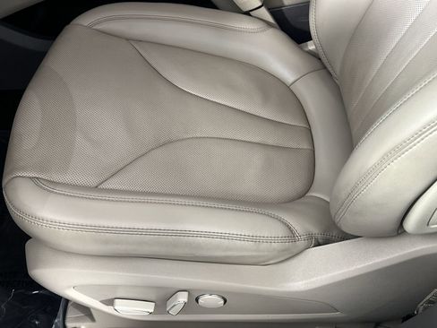 Used 2022 Lincoln Nautilus Reserve AWD/4WD image 12