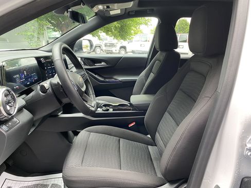 Used 2026 Chevrolet Equinox LT FWD image 16