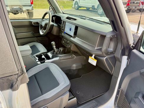 New 2025 Ford Bronco 4-Door image 17
