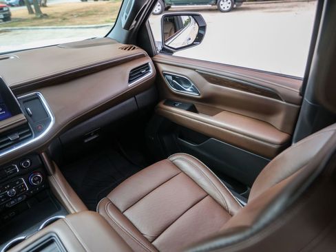 Used 2023 Chevrolet Tahoe High Country w/ Premium Package image 34