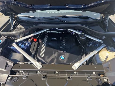 Used 2022 BMW X5 xDrive40i w/ M Sport Package image 19