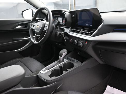 Used 2024 Chevrolet Trax LS w/ LS Convenience Package image 28