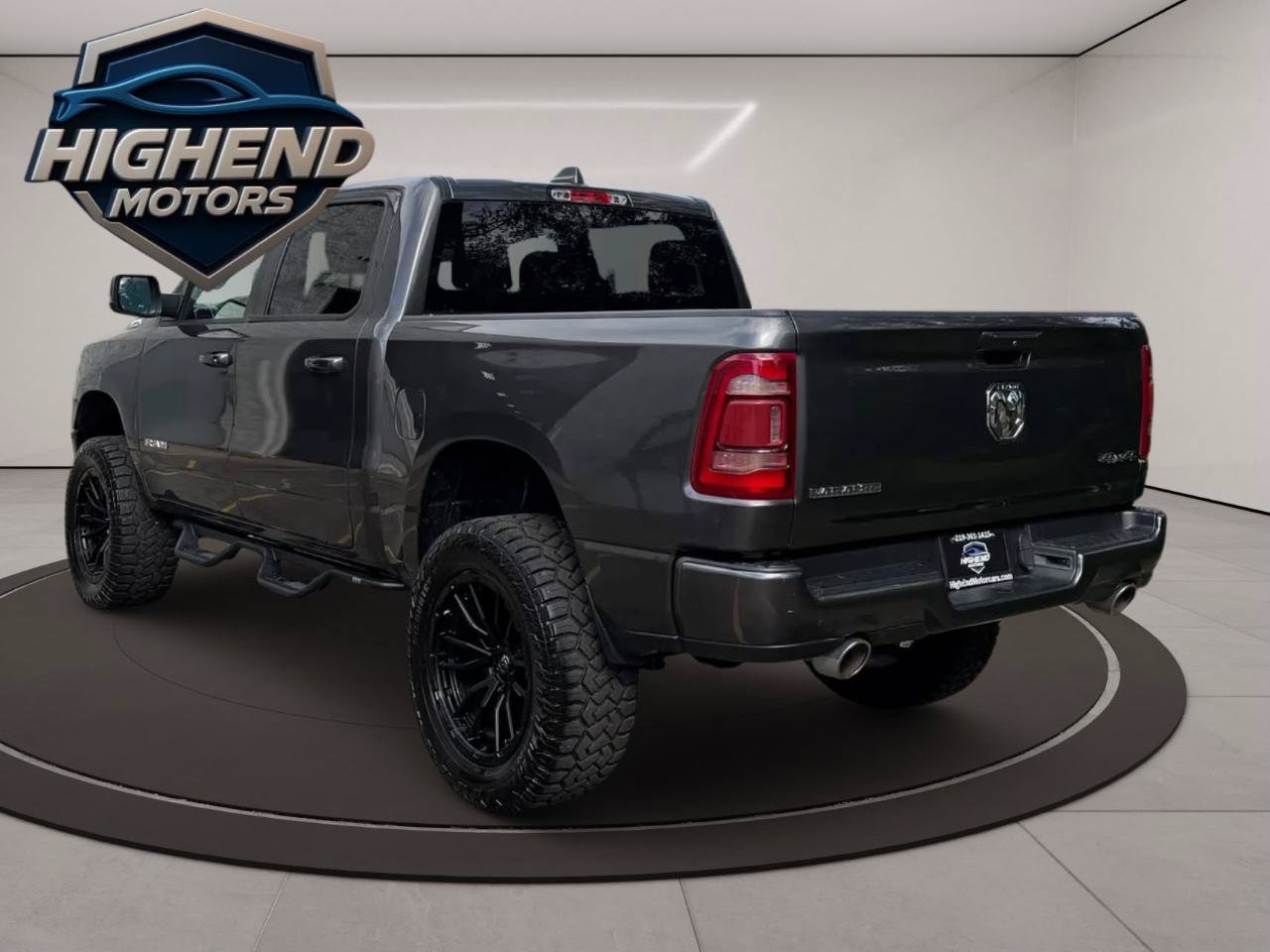 Used 2024 RAM 1500 Laramie AWD/4WD image 4