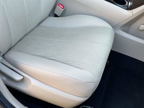 Used 2013 Toyota Venza LE image 22