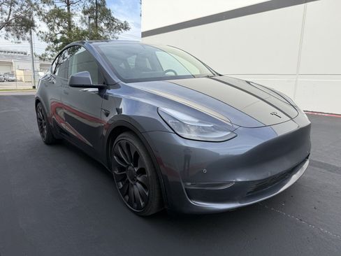 Used 2022 Tesla Model Y Performance AWD/4WD image 2