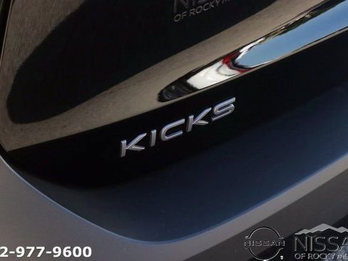 New 2025 Nissan Kicks SR image 9