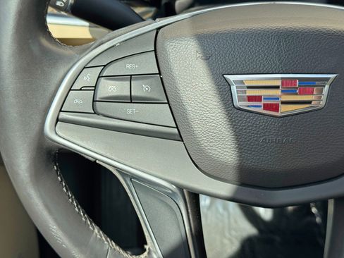 Used 2017 Cadillac XT5 FWD image 18