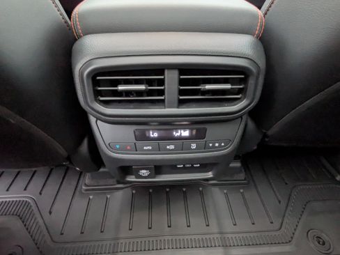 Certified 2025 Honda Pilot TrailSport image 19