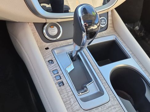 Used 2024 Nissan Murano SL image 15