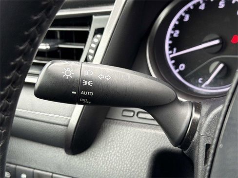 Used 2023 Toyota Camry SE image 26