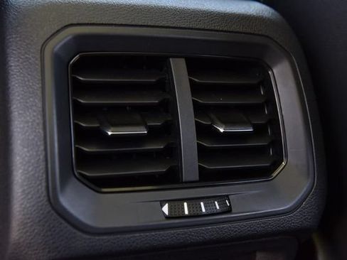 Certified 2023 Volkswagen Tiguan SE w/ Panoramic Sunroof Package AWD/4WD image 23