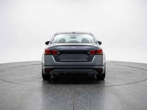 Used 2025 Nissan Altima 2.5 SV FWD image 7