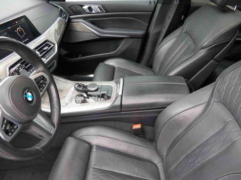 Used 2020 BMW X5 M50i w/ Premium Package image 11