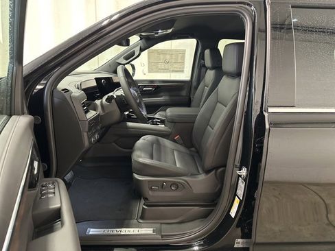 New 2025 Chevrolet Suburban LT w/ Comfort Package image 7