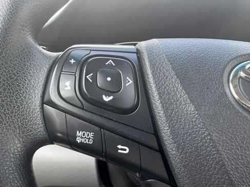 Used 2016 Toyota Camry LE image 13